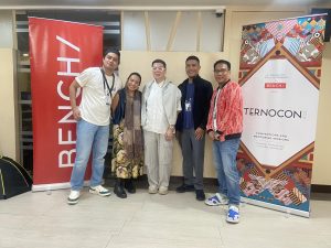 The finalists with mentor Ezra Santos (3rd from left).