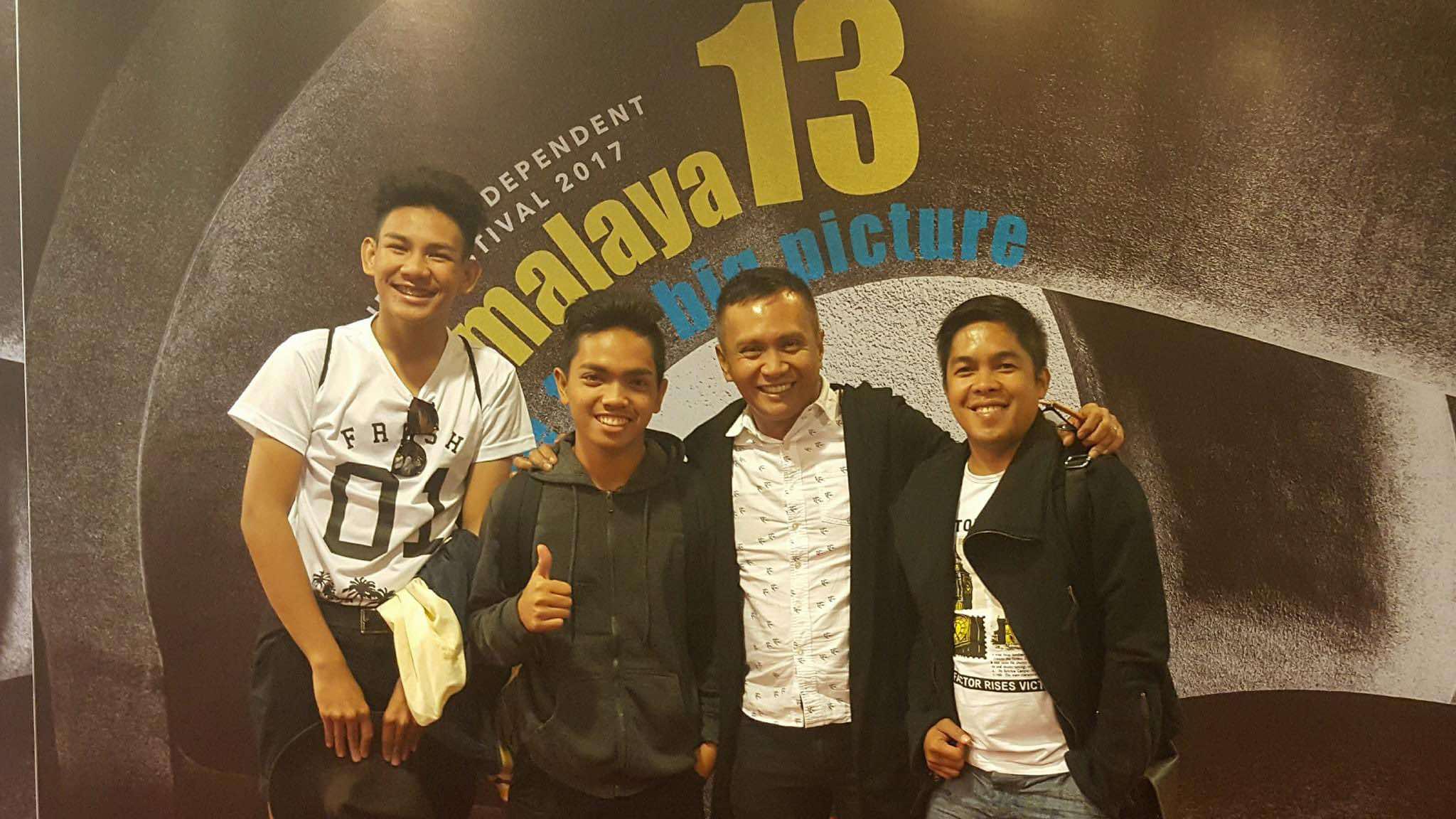 Julius Cervancia with Lino Matalang of CCP AED and his students in Cinemalaya