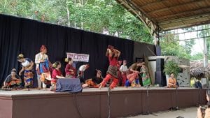 Performance of “Pilandok” at Colegio Monterei de Pila, Laguna. (Photo by Chinggay Bernardo)